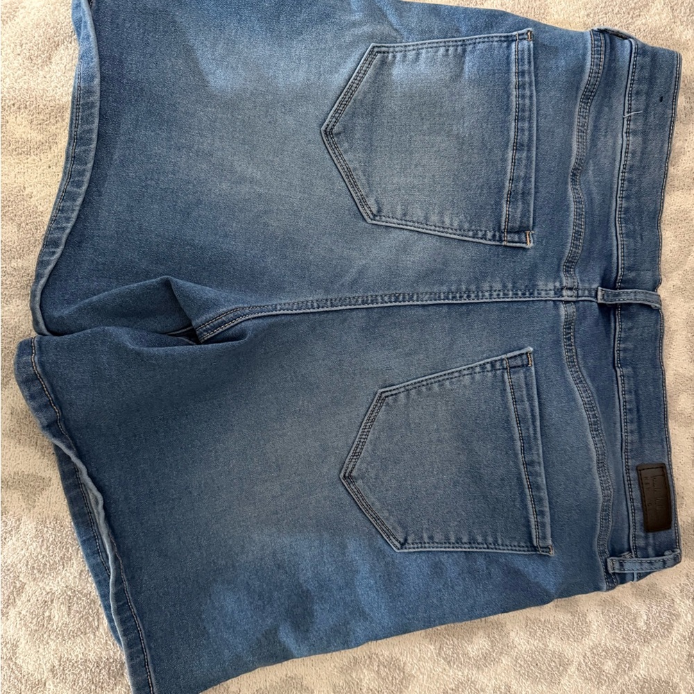 Nicole Miller SoHo Denim High-Rise Women’s Shorts - Blue - Picture 5 of 6